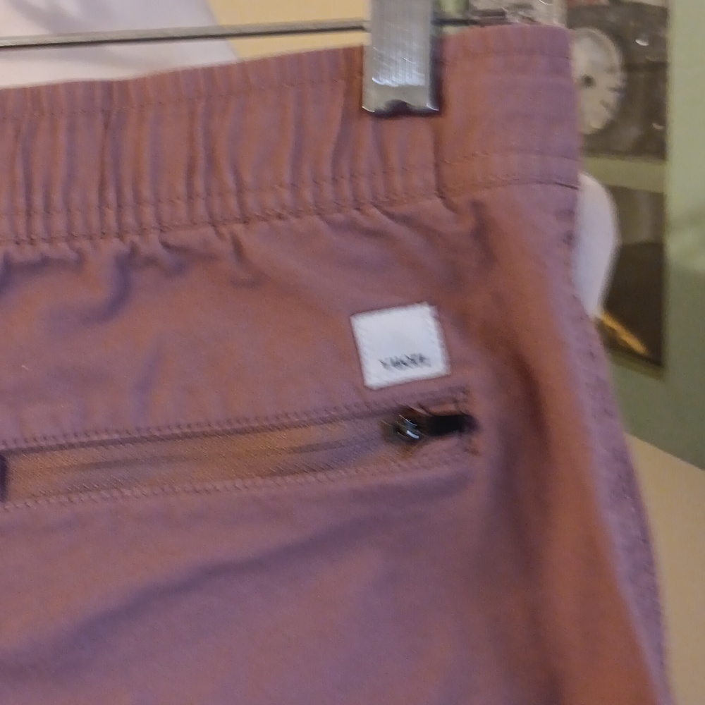 Vuori Cotton Joggers. The Rise. The Shine. Athleisure. - Picture 8 of 12